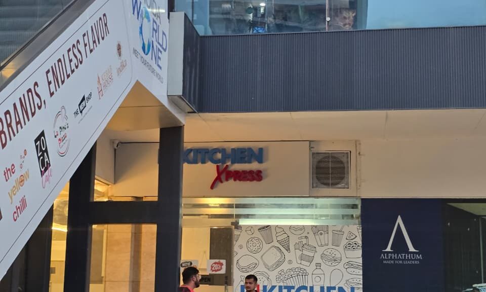 retail shops in Noida Expressway